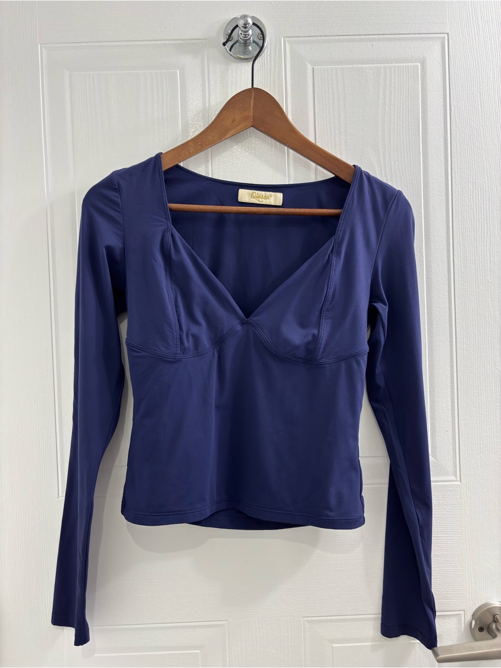Fitted Long-Sleeve Navy V-Neck Top